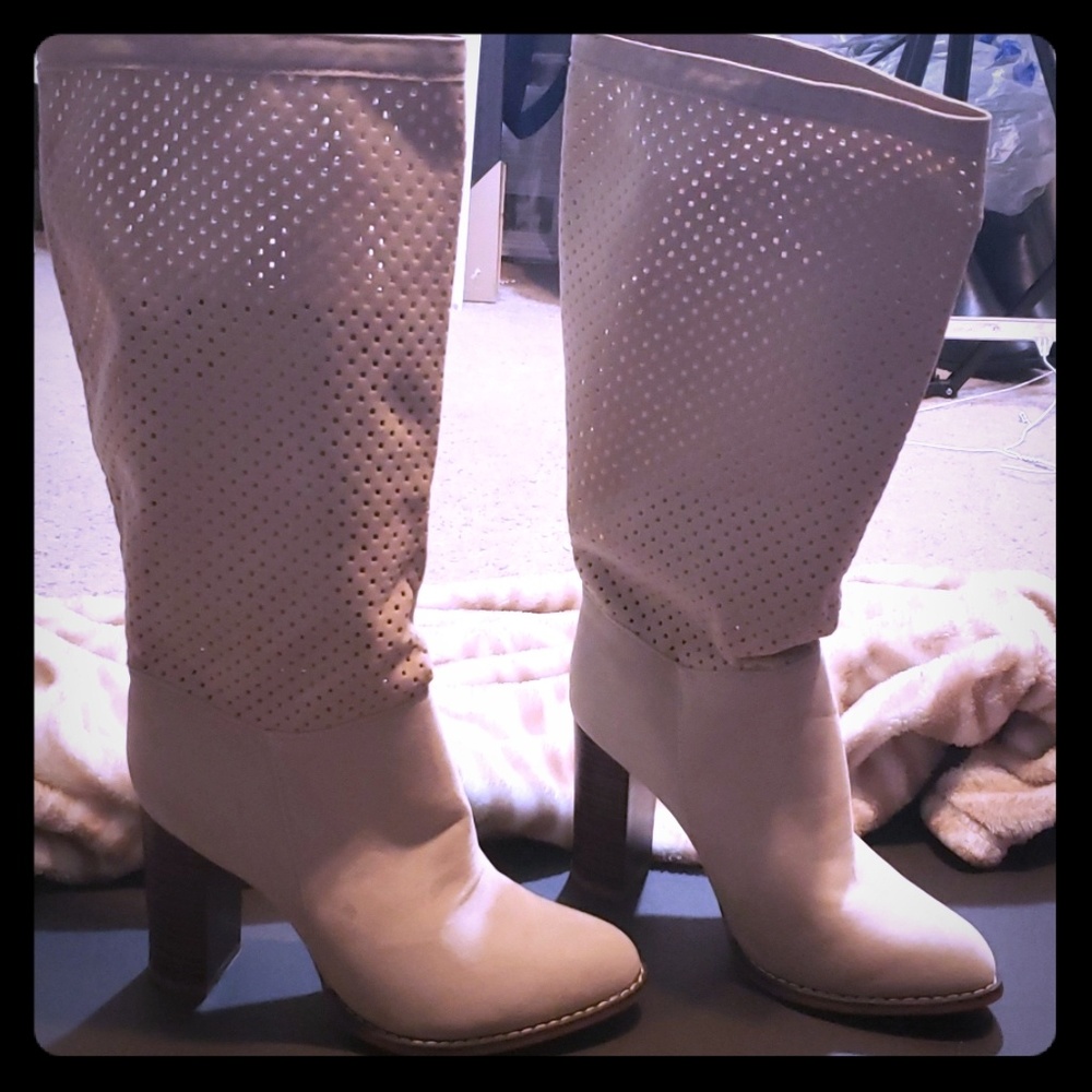 Creamed chuck heel boots